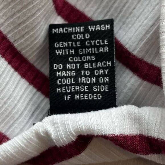 🔥4/$25 Rue 21 Junior’s Striped Tank Top Criss Cross Front White Burgundy Small - Picture 6 of 6